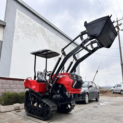 Potente piccolo trattore da 50 CV con attrezzature ausiliarie